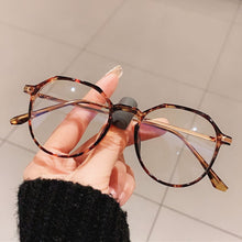 Load image into Gallery viewer, Vintage Art Metal Flat Mirror Eyeglasses Female Small Face Anti-blue Light Plain Polygonal Transparent Glasses Frame