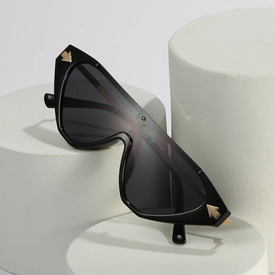 Vintage Triangle Sunglasses Women Men  Brand Designer ins Small Frame Punk Arrow Sun Glasses For Female UV400