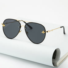 Load image into Gallery viewer, Vintage Gradient Aviation Sunglasses Woman  Style Sun Glasses Male Brand Designer Ocean Metal Rimless Oculos очки