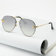 Load image into Gallery viewer, Vintage Gradient Aviation Sunglasses Woman  Style Sun Glasses Male Brand Designer Ocean Metal Rimless Oculos очки