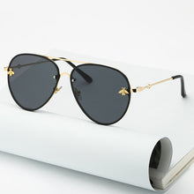 Load image into Gallery viewer, Vintage Gradient Aviation Sunglasses Women  Style Sun Glasses Male Brand Designer Ocean Metal Rimless Oculos