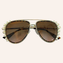 Load image into Gallery viewer, Vintage Gradient Sunglasses Women Men Shades  Brand Pearls Frame Pilot Sun Glasses UV400