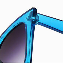 Carica l'immagine nel visualizzatore di Gallery, Vintage  Square Sunglasses Women Classic Cat Eye Sun Glasses Women Retro Gradient Sunglasses Outdoor Oculos De Sol UV400
