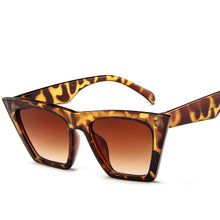 Carica l'immagine nel visualizzatore di Gallery, Vintage  Square Sunglasses Women Classic Cat Eye Sun Glasses Women Retro Gradient Sunglasses Outdoor Oculos De Sol UV400