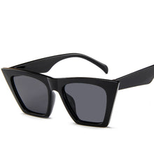 Carica l'immagine nel visualizzatore di Gallery, Vintage  Square Sunglasses Women Classic Cat Eye Sun Glasses Women Retro Gradient Sunglasses Outdoor Oculos De Sol UV400