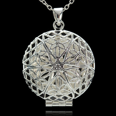 Vintage Photo Locket Pendant Necklace Trendy Hollow Heart Shaped Necklaces & Pendants Fashion Jewelry Accessories
