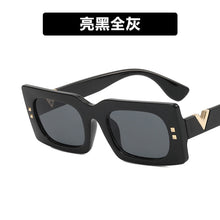 Load image into Gallery viewer, Vintage Rectangle Green Gradient Sunglasses For Women Orange Eyewear UV400 Sun Glasses Men Square Shades Gafas De Sol