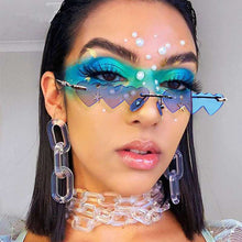 Carica l'immagine nel visualizzatore di Gallery, Vintage Rimless Love Heart Sunglasses Women  Small Sun Glasses Female Retro Punk Blue Pink Mirror Oculos Feminino