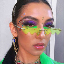 Carica l'immagine nel visualizzatore di Gallery, Vintage Rimless Love Heart Sunglasses Women  Small Sun Glasses Female Retro Punk Blue Pink Mirror Oculos Feminino
