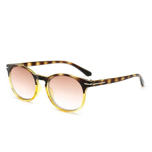 Load image into Gallery viewer, Vintage Round Gradient Brown Lens Reading Glasses Men Women Spring Hinge Presbyopic Eyeglasses Diopter Hyperopia +1.0-+4.0