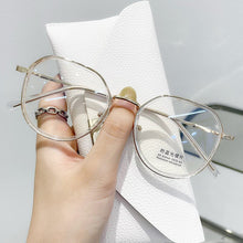 Carica l&#39;immagine nel visualizzatore di Gallery, Vintage Round Metal Glasses Women Men Anti-Blue Light Computer Eyeglasses Optical Myopia Prescription Eye Glasses Frame