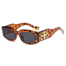 Load image into Gallery viewer, Vintage Small Sunglasses Women Oval Sun Glasses Men Vintage Black Eyewear Ladies Traveling Style Summer UV400 Goggles