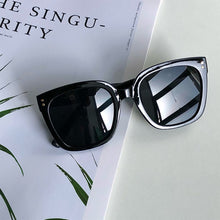 Load image into Gallery viewer, Vintage Sunglasses Women Oversize Square Cat Eye Sun Glasses Big Frame Women Sun Glasses Black Oculos De Sol UV400