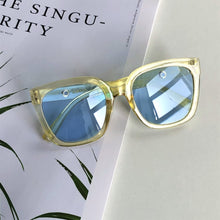 Load image into Gallery viewer, Vintage Sunglasses Women Oversize Square Cat Eye Sun Glasses Big Frame Women Sun Glasses Black Oculos De Sol UV400