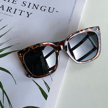 Load image into Gallery viewer, Vintage Sunglasses Women Oversize Square Cat Eye Sun Glasses Big Frame Women Sun Glasses Black Oculos De Sol UV400