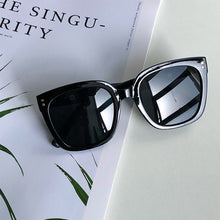Load image into Gallery viewer, Vintage Sunglasses Women Oversize Square Cat Eye Sun Glasses Big Frame Women Sun Glasses Black Oculos De Sol UV400