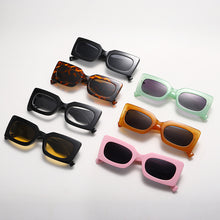 Carica l'immagine nel visualizzatore di Gallery, Vintage Women Square Sun Glasses Eyewear Sunglasses For Men Punk UV400 Retro Tint Shades Trending Female Eyeglasses