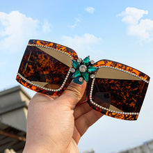 Load image into Gallery viewer, Vintage diamond sunglasses ladies  brand rhinestone sunglasses 2023 woman one piece square glasses