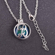 Load image into Gallery viewer, VisionMood 26 Initials Letter 2 In 1 Silver Pendant Choker Mood Necklace Temperature Change Color Feeling Emotional Color Woman