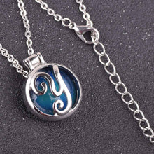 Load image into Gallery viewer, VisionMood 26 Initials Letter 2 In 1 Silver Pendant Choker Mood Necklace Temperature Change Color Feeling Emotional Color Woman