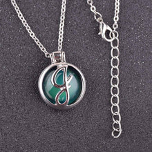 Load image into Gallery viewer, VisionMood 26 Initials Letter 2 In 1 Silver Pendant Choker Mood Necklace Temperature Change Color Feeling Emotional Color Woman