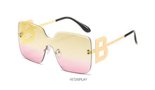 Carica l&#39;immagine nel visualizzatore di Gallery, WERGASUN 2023 Oversized Gradient Sunglasses Women  Brand Rimless Square Metal Female Men Sun Glasses