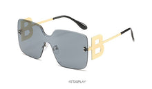 Carica l&#39;immagine nel visualizzatore di Gallery, WERGASUN 2023 Oversized Gradient Sunglasses Women  Brand Rimless Square Metal Female Men Sun Glasses