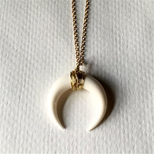 White/Black Bone Double Horn Necklace Crescent Moon Pendant Gold Chain Charming