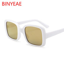 Carica l&#39;immagine nel visualizzatore di Gallery, Occhiali da sole quadrati bianchi da donna 2023 occhiali da sole firmati marca occhiali da sole a specchio dorati da donna unisex 