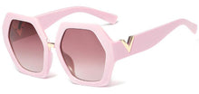 Carica l&#39;immagine nel visualizzatore di Gallery, Occhiali da sole bianchi da donna Designer Occhiali rossi Decorazione a V Occhiali da sole quadrati poligonali oversize unici Occhiali da donna grandi 