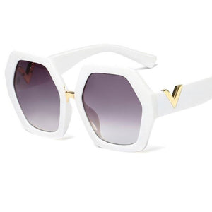 Occhiali da sole bianchi da donna Designer Occhiali rossi Decorazione a V Occhiali da sole quadrati poligonali oversize unici Occhiali da donna grandi 