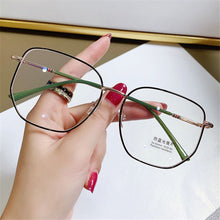Carica l'immagine nel visualizzatore di Gallery, Women Men Portable Eye Protection Vintage Ultra Light Frame Eyeglasses Anti-Blue Light Glasses Computer Goggles