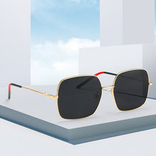 Carica l&#39;immagine nel visualizzatore di Gallery, Occhiali da sole da donna polarizzati UV400 lenti sfumate cristallo da donna unisex designer di marca occhiali da sole occhiali da donna 9865 