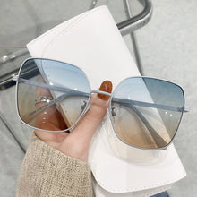 Carica l&#39;immagine nel visualizzatore di Gallery, Occhiali da sole da donna polarizzati UV400 lenti sfumate occhiali da sole occhiali da donna in cristallo retrò in lega per donna S308