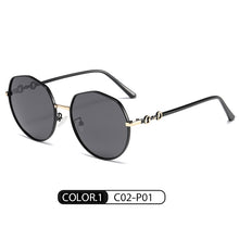 Carica l&#39;immagine nel visualizzatore di Gallery, Women Sunglasses Polarized UV400 Lens Retro  Crystal Ladies Brand Designer Sun Glasses Eyewear For Female S313