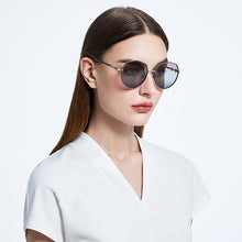 Carica l&#39;immagine nel visualizzatore di Gallery, Women Sunglasses Polarized UV400 Lens Retro  Crystal Ladies Brand Designer Sun Glasses Eyewear For Female S313