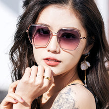 Load image into Gallery viewer, Women Sunglasses Retro UV400 Gradient Lens  Ladies Vintage Classic Sun Glasses Outdoor Eyewear For Female V29517