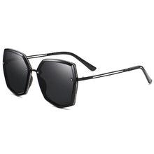 Carica l&#39;immagine nel visualizzatore di Gallery, Women&#39;s Sunglasses Polarized Stylish Girls Sun Glasses Outdoor Party Shades Lentes De Sol With Free Box