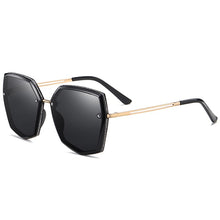 Carica l&#39;immagine nel visualizzatore di Gallery, Women&#39;s Sunglasses Polarized Stylish Girls Sun Glasses Outdoor Party Shades Lentes De Sol With Free Box