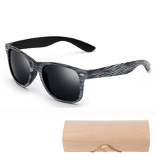 Carica l&#39;immagine nel visualizzatore di Gallery, Occhiali da sole in legno bambù Uomo donna montatura in plastica Occhiali da sole occhiali da sole per donna uomo retro de sol masculino con custodia