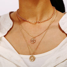 Carica l&#39;immagine nel visualizzatore di Gallery, Collana con mappa del mondo Ciondolo con mappa in oro Girocollo con mappa del mondo Girocollo con stella Crescent Moon Collane per donna Gioielli Boho multistrato 