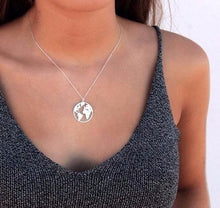 Carica l&#39;immagine nel visualizzatore di Gallery, Collana con mappa del mondo Ciondolo con mappa in oro Girocollo con mappa del mondo Girocollo con stella Crescent Moon Collane per donna Gioielli Boho multistrato 