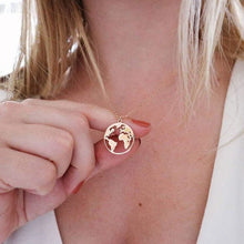 Carica l&#39;immagine nel visualizzatore di Gallery, Collana con mappa del mondo Ciondolo con mappa in oro Girocollo con mappa del mondo Girocollo con stella Crescent Moon Collane per donna Gioielli Boho multistrato 