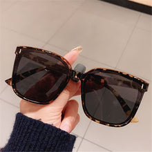 Carica l&#39;immagine nel visualizzatore di Gallery, YOOSKE Retro Polarized Sunglasses Men Women Popular Square Sun Glasses Ladies Black Eyeglasses Driver Goggles UV400 Mirror