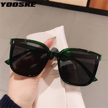 Carica l&#39;immagine nel visualizzatore di Gallery, YOOSKE Retro Polarized Sunglasses Men Women Popular Square Sun Glasses Ladies Black Eyeglasses Driver Goggles UV400 Mirror