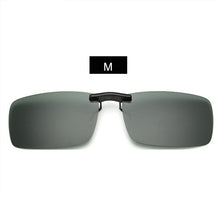 Carica l&#39;immagine nel visualizzatore di Gallery, YOOSKE Occhiali da sole polarizzati senza montatura Clip su occhiali per conducente Guida uomo Flip miopia su occhiali da sole Lente per visione notturna UV400 