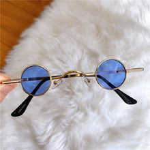 Carica l'immagine nel visualizzatore di Gallery, YOOSKE Trendy Round Sunglasses Men Vintage Small Sun Glasses Women's Red Black Mirror Hip hop Style Eyewear UV400