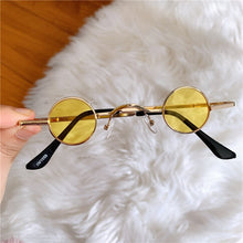 Carica l'immagine nel visualizzatore di Gallery, YOOSKE Trendy Round Sunglasses Men Vintage Small Sun Glasses Women's Red Black Mirror Hip hop Style Eyewear UV400