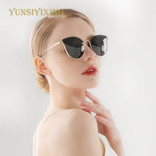 Carica l&#39;immagine nel visualizzatore di Gallery, YUNSIYIXING Classic Polarized Sunglasses Women Brand Design Sun Glasses Coating Mirror Driving Accessories Eyewear 6052