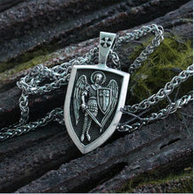 Carica l&#39;immagine nel visualizzatore di Gallery, 1pcs dropshipping men necklace Archangel St.Michael Protect Me Saint Shield Protection Charm russian orhodox pendant